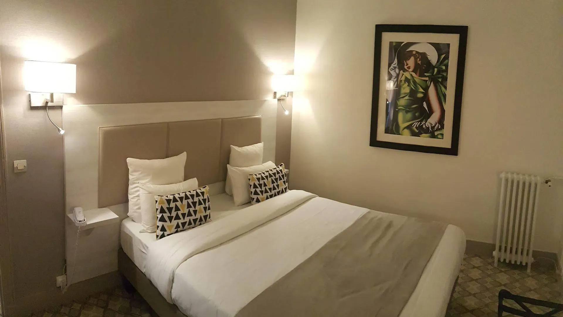 ***  Grand Hotel Des Gobelins Париж Франция